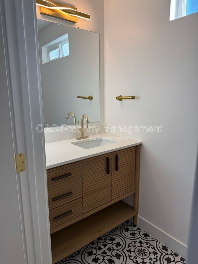 Foto del edificio - 727 2nd St