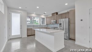 Building Photo - 102 Tendick St