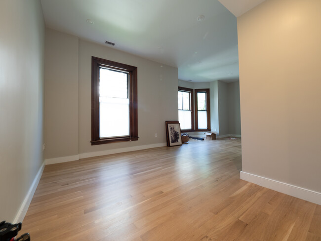 Building Photo - 19 Inman Street