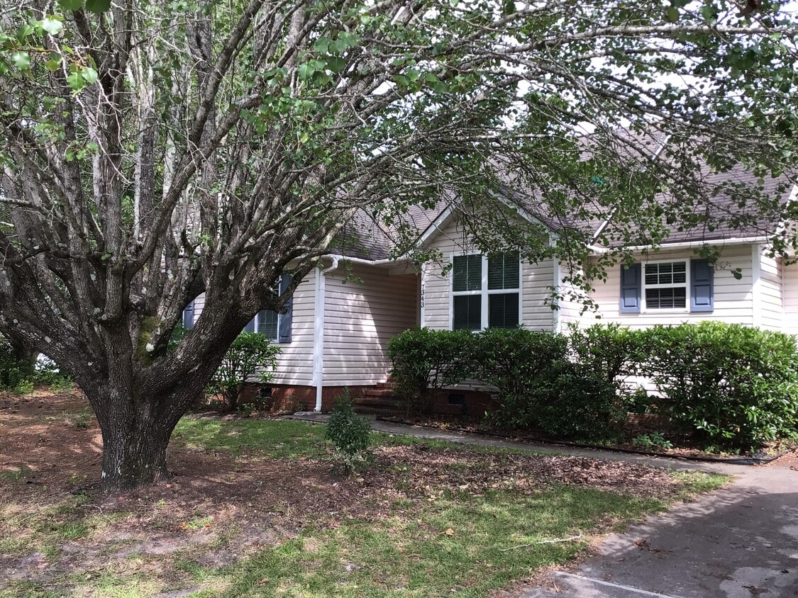Foto principal - 7343 Bright Leaf Rd