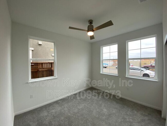 Building Photo - 2789 Penrose Ln