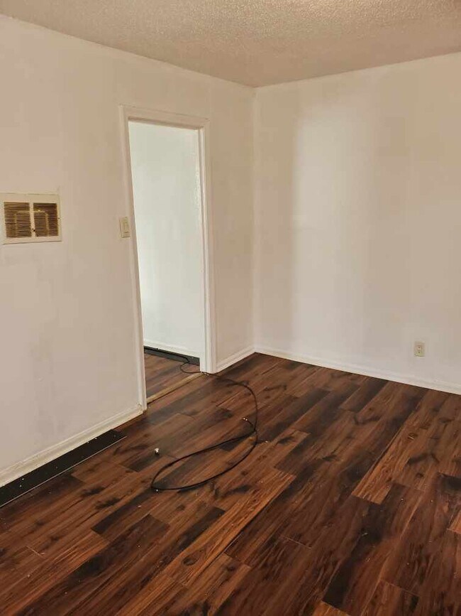 Foto del edificio - 2309 E Warren St
