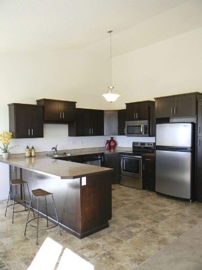 Foto del edificio - 3 Bed 3 Bath Twin Home