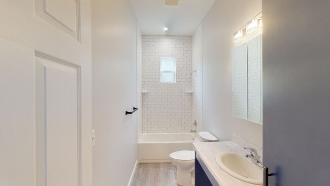 Building Photo - 1820 E Robinson St