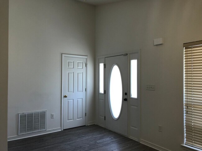 Foto del edificio - 713 Marsh Harbor Dr