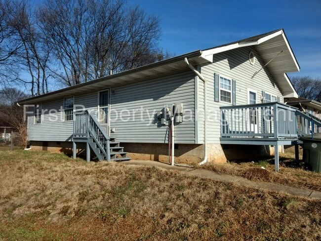 Foto del edificio - 27 Scruggs St