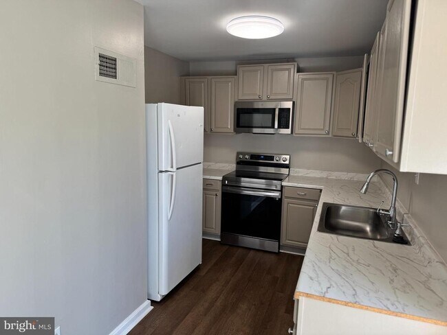 Foto del edificio - 134 Hickok Cir