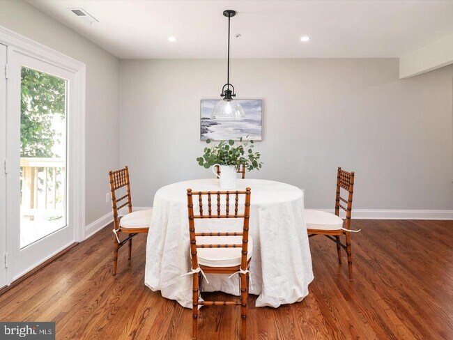 Foto del edificio - 731 Pine Valley Dr