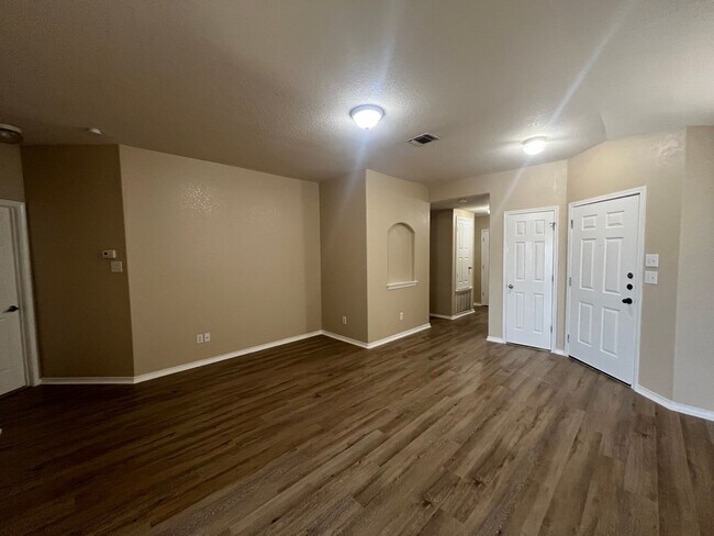 Building Photo - 6634 Hartnet Fields