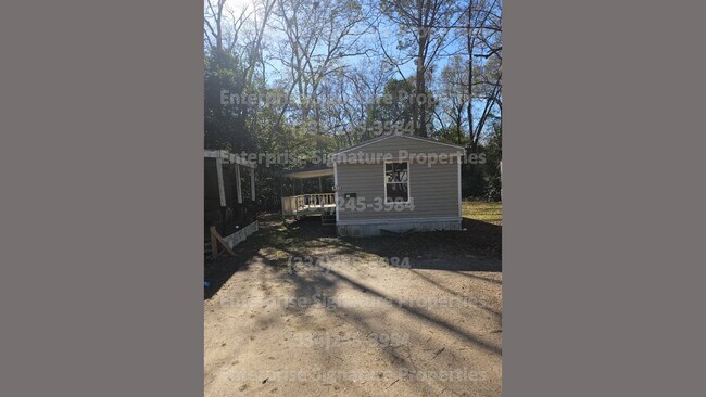 Building Photo - 609 Moates St