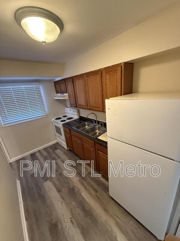 Building Photo - 10327 Renfrew Dr