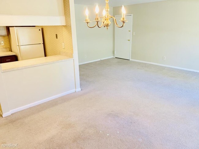 Building Photo - 202 Cork Ln
