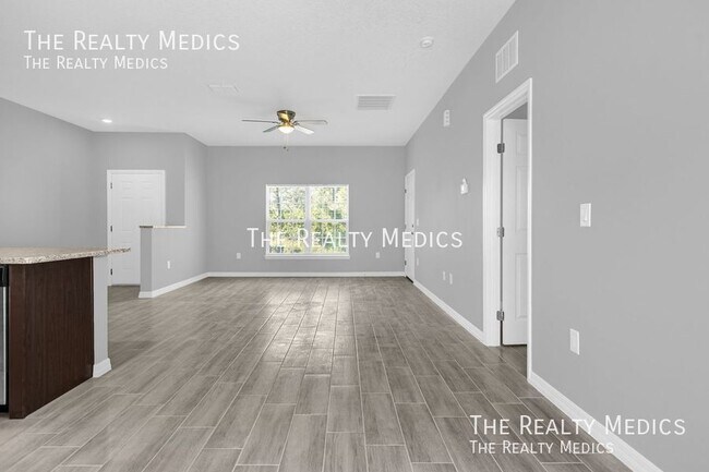 Building Photo - Ready to move-in on July 20th!  Be the FIR...