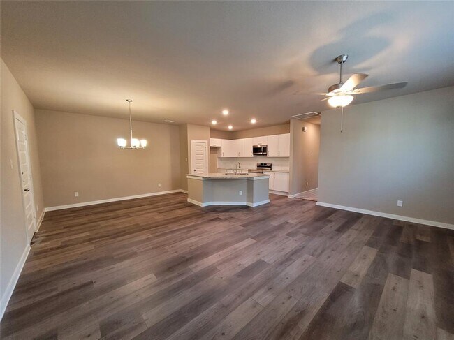 Building Photo - 9760 Grosbeak Ln