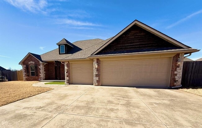 Building Photo - 620 Summit Crest Ln