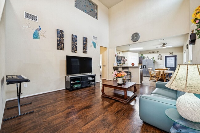 Building Photo - 3400 Ortman Dr