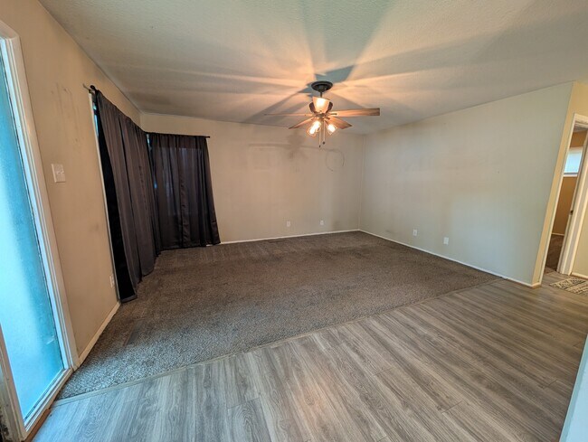 Foto del edificio - 1533 SW 23rd Park