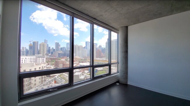 Living Area - 506 N Milwaukee Ave
