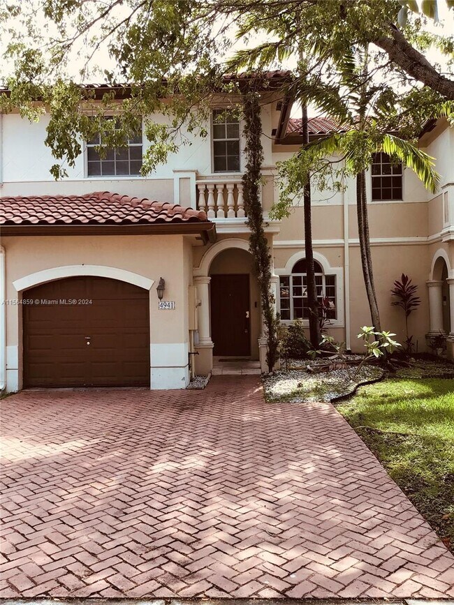 Foto del edificio - 4941 SW 135th Way