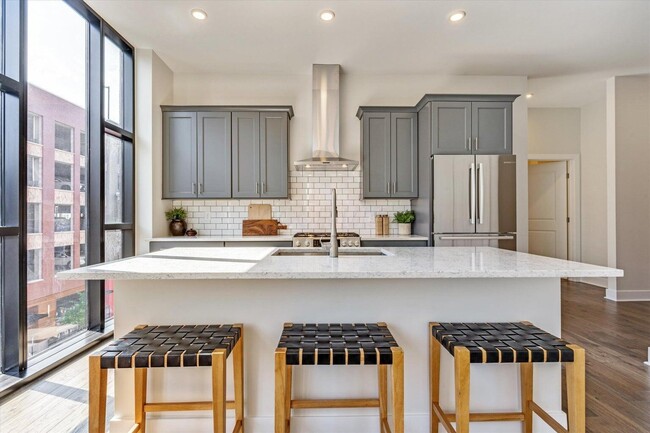 Foto del edificio - 6745 Longshore St