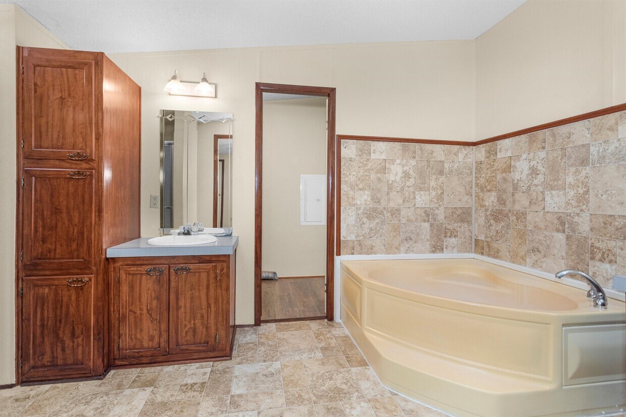 Foto del edificio - 11261 Rose Rd