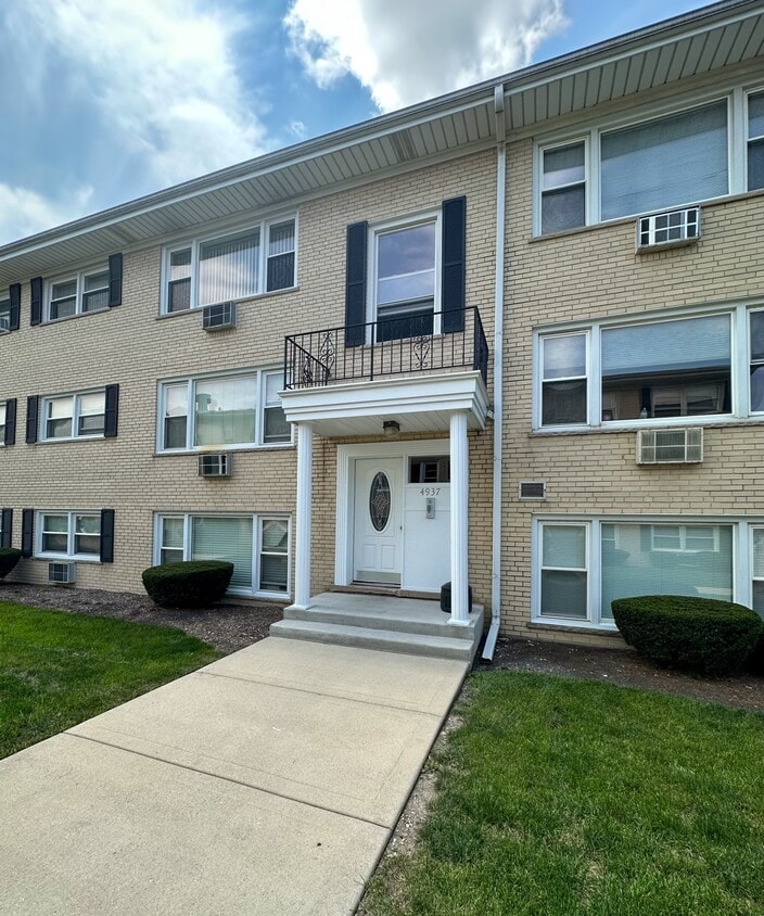 4937 N East River Rd Unit 1A, Norridge, IL 60706 Condo for Rent in