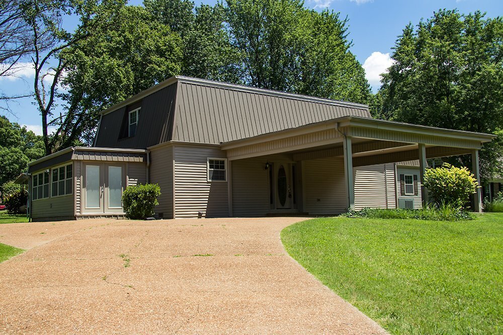 Primary Photo - Modern Home in Heart of Dresden!