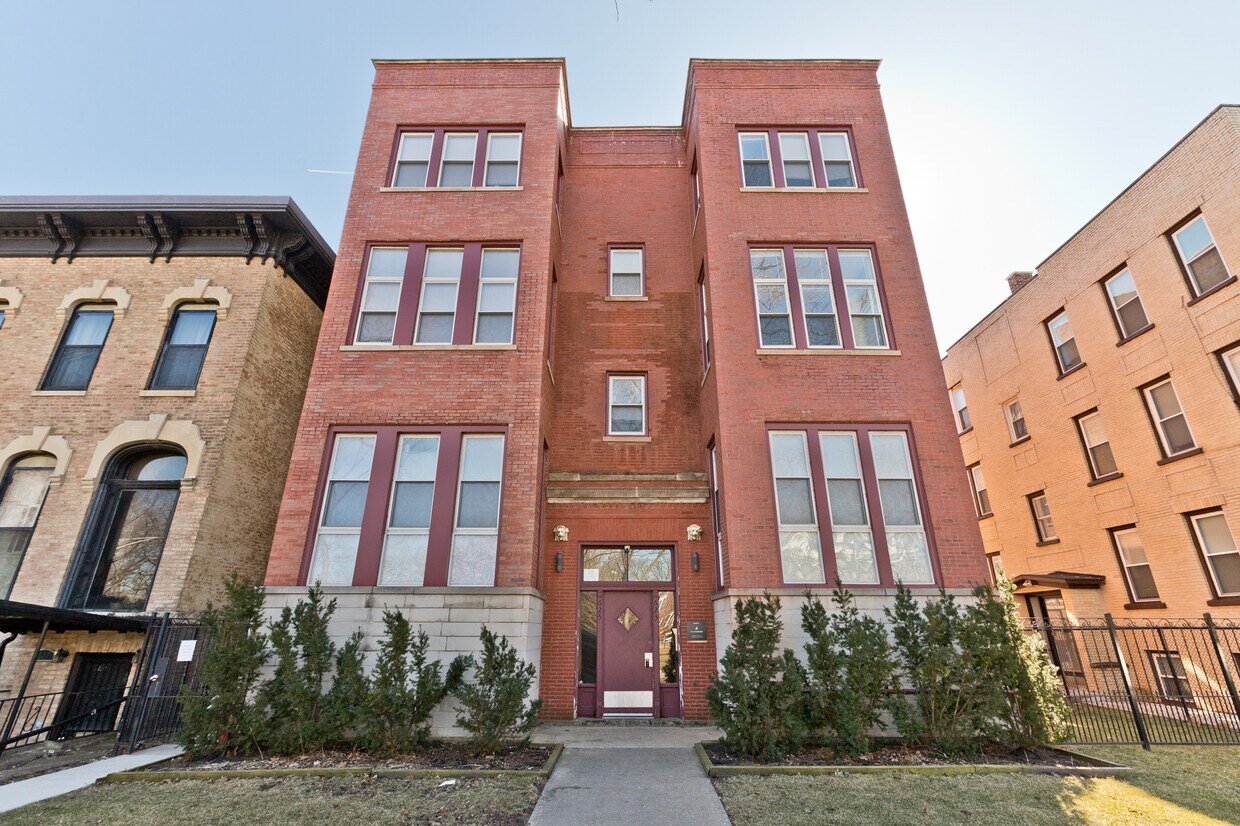 Primary Photo - 623 E Groveland Park