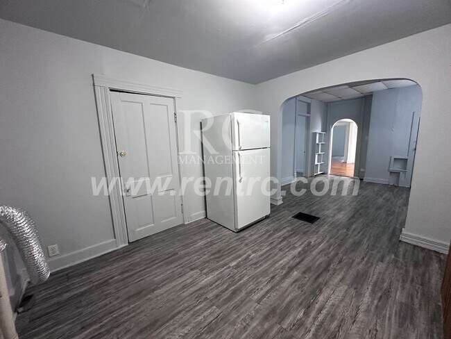 Foto del edificio - 708 Harmon-