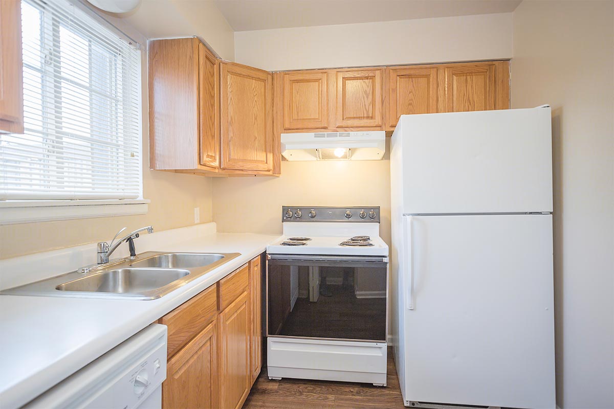 Primary Photo - Hearth Hollow