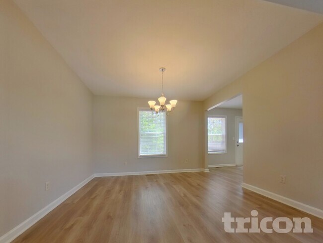 Building Photo - 115 Fairfax Dr