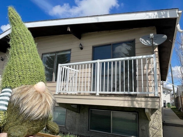 Building Photo - 4 Bed 2 Bath Unit in Olds, AB