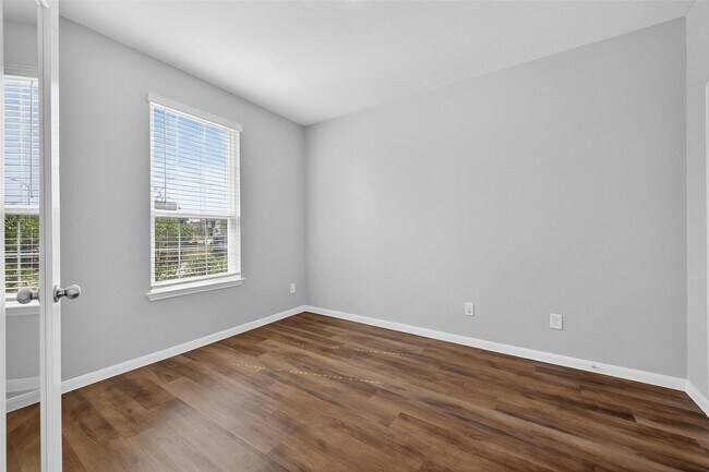 Foto del edificio - 10831 Fall Mill Dr