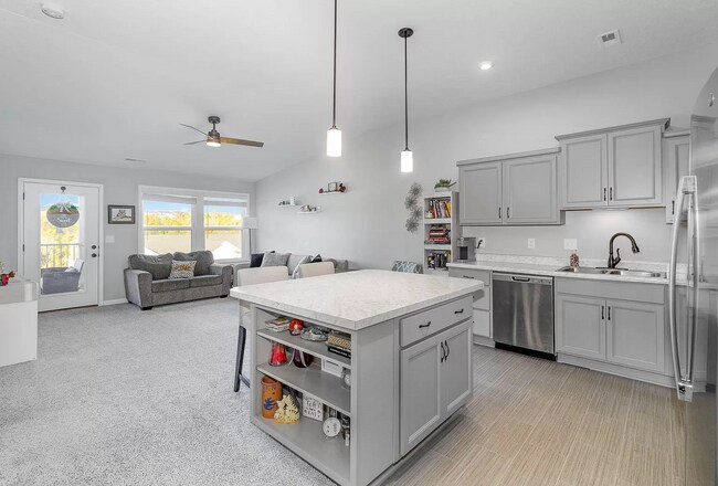 Building Photo - 7612 Woodhaven Ct