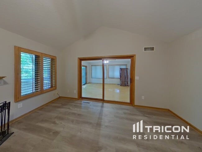 Foto del edificio - 16740 N Manor Rd