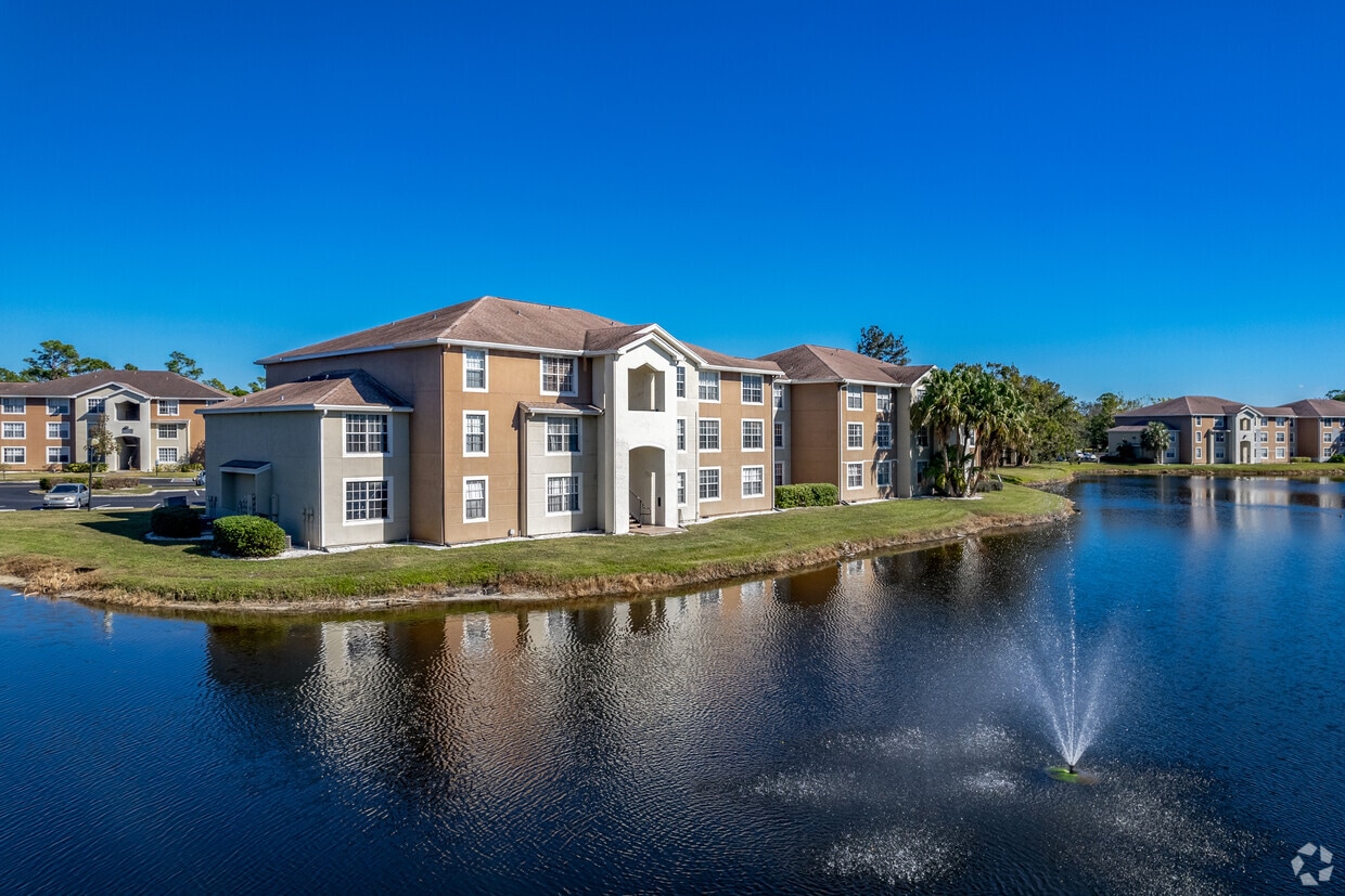 Primary Photo - Lakes at North Port Apartments
