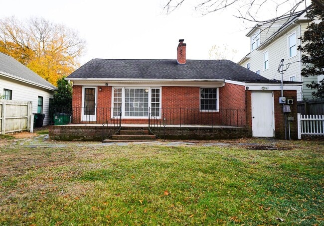 Foto del edificio - Cotswold  3 bed, 2bath brick ranch