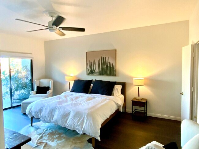 Building Photo - 3159 Roadrunner Dr S