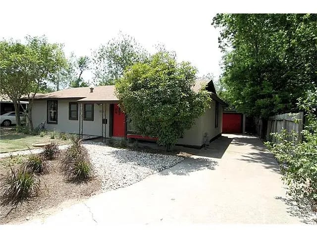 Building Photo - 1403 Corona Dr