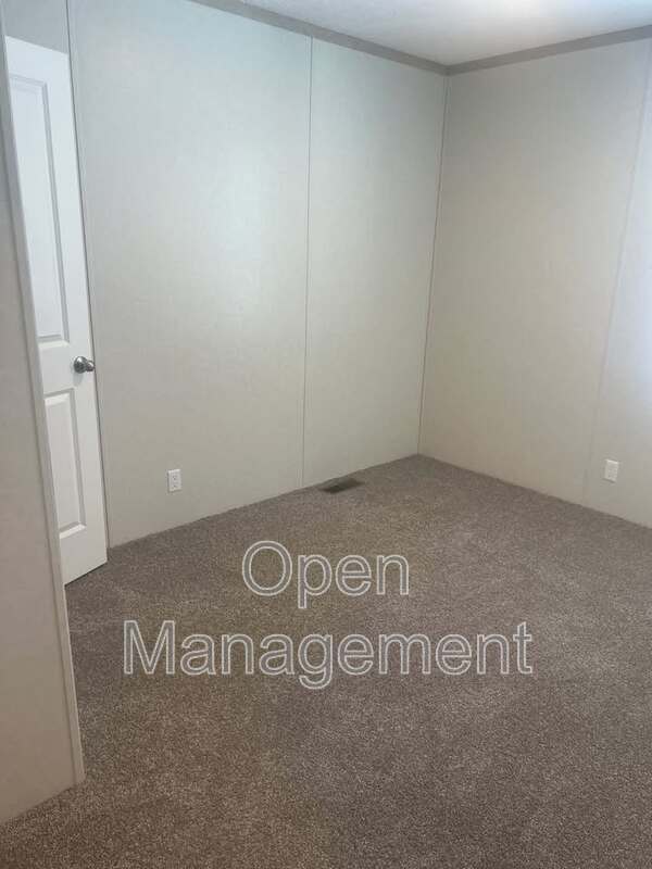 Foto del edificio - 825 1st Ave E