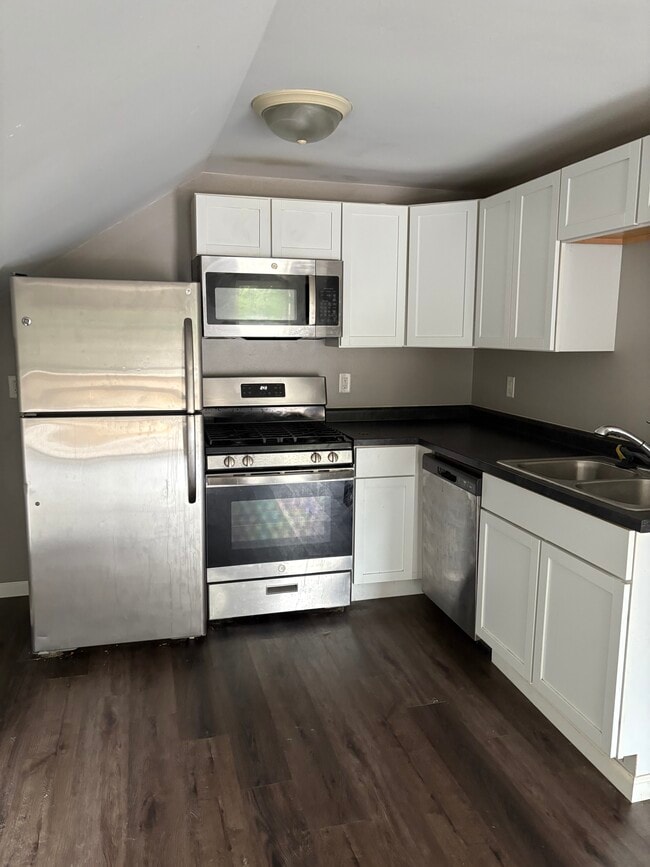 Building Photo - 837 1/2 Maggard St