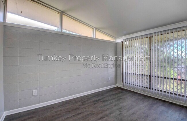 Foto del edificio - 4700 Lynn Ln