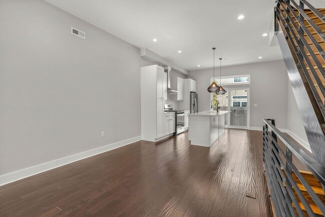 Foto del edificio - 1645 W Cabot St