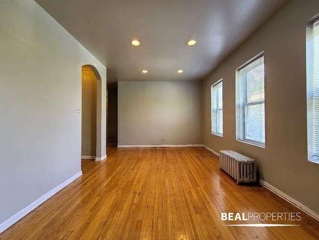 Foto del edificio - 4237 N Paulina St