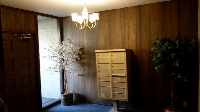 Foto del edificio - 324 Warwick Ave