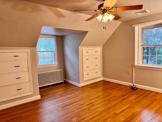 Foto del edificio - 6116 Wooten Dr