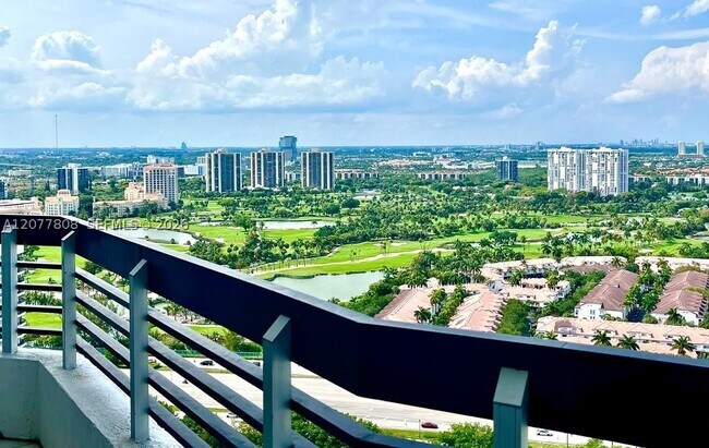 Foto del edificio - 3530 Mystic Pointe Dr