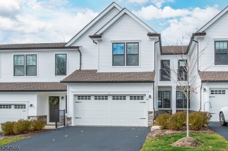 5 White Aster Ct, Hackettstown, NJ 07840 Townhome Rentals in