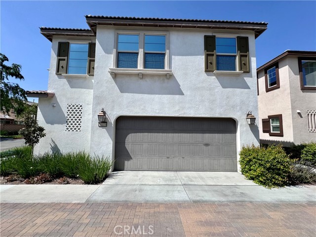 Building Photo - 30370 Village Knoll Dr
