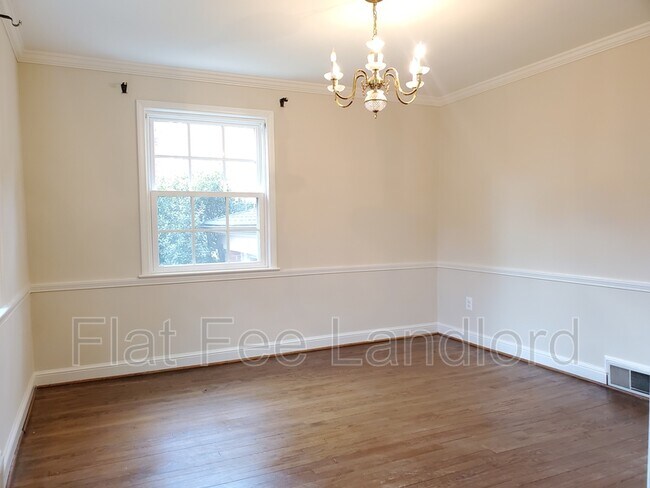 Building Photo - 9314 Elmhirst Dr